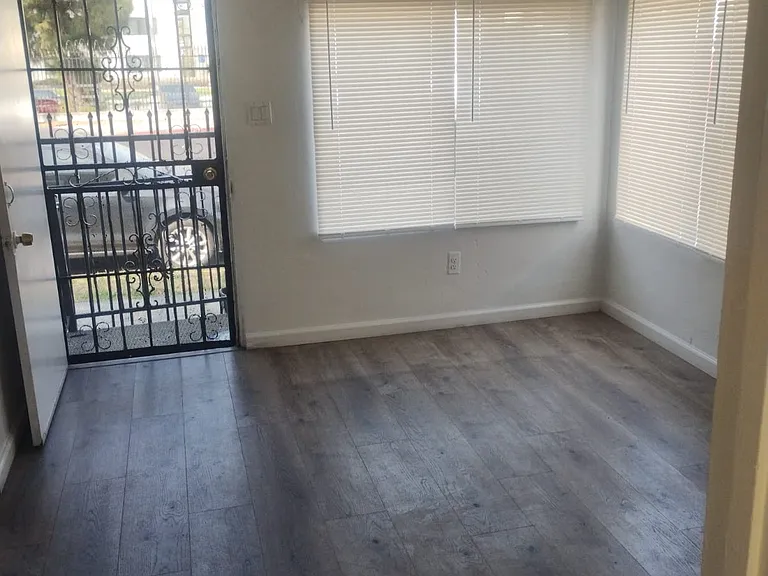 3672 Main St — Photo 15