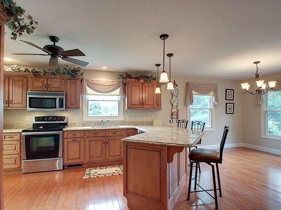 2nd image of 3982 Abbey Ridge Ct