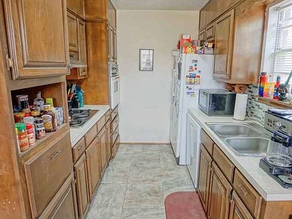 5th image of 2621 San Fernando Dr