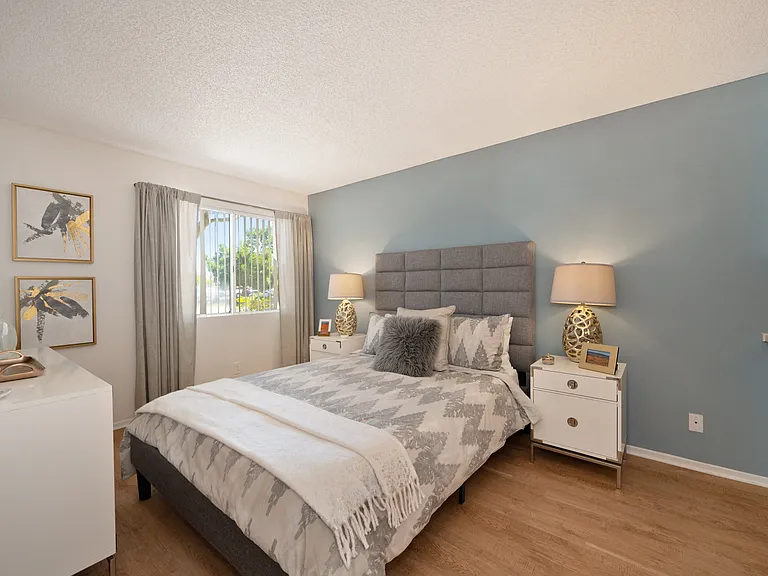 West Park Villas Apartments — Photo 11