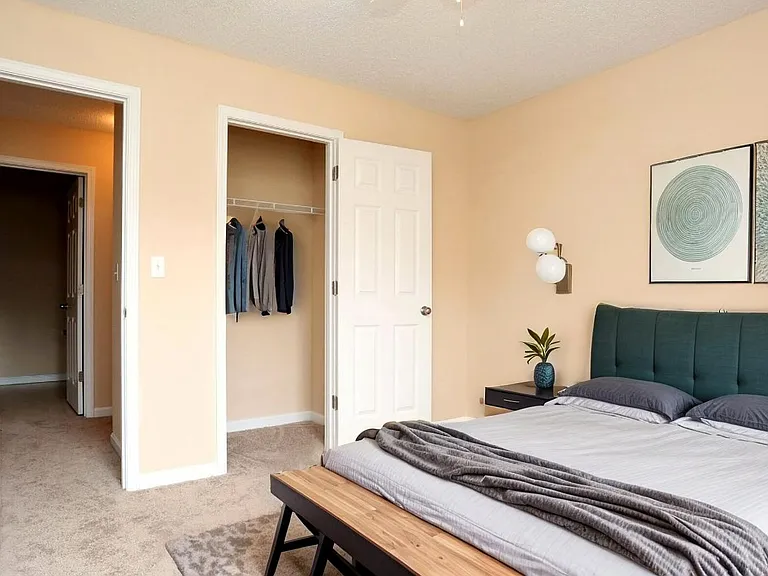 Austin Park Apartments — Photo 3