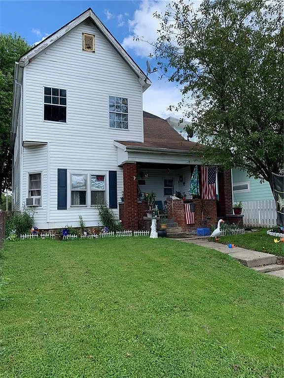 1129 Laurel St photo 1