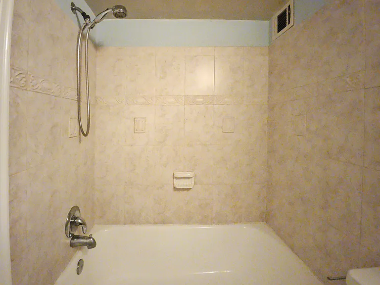 1801 Clydesdale Pl NW #211 — Photo 11
