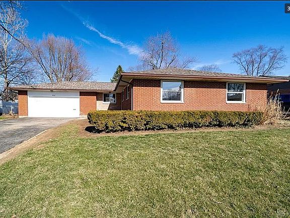3rd image of 4862 Arrowhead Dr