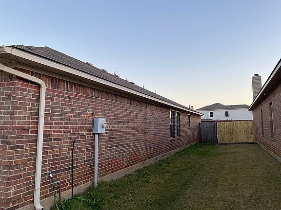 2nd image of 3321 Hornbeam St