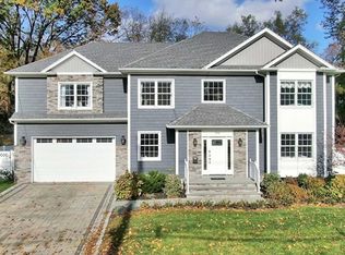 744 Ridgewood Ave, Oradell, NJ 07649