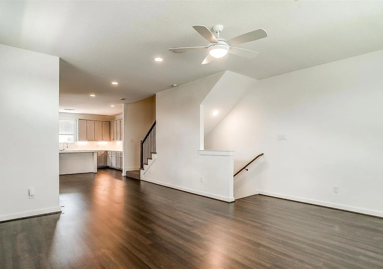 Westcliff Area 5 Bedrooms, 5 Bath Three Story Townhome — Photo 2