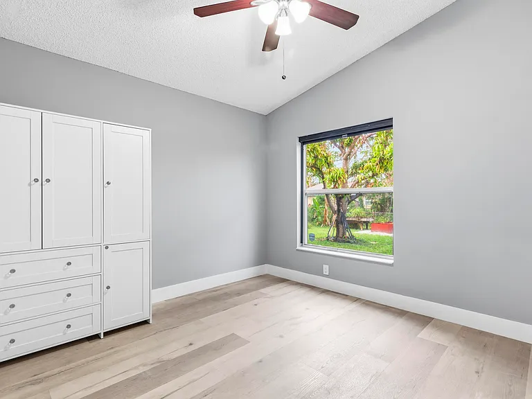 1717 SW Burlington St — Photo 19