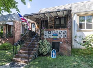 6424 75th St, Middle Village, NY 11379
