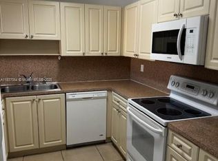 6950 Miami Gardens Dr #2508, Hialeah, FL 33015