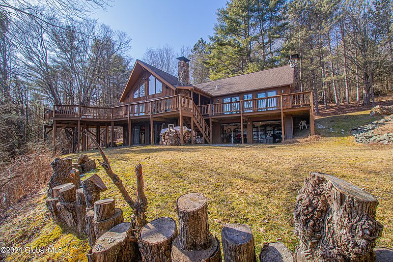 2nd image of 462 Ullas Way