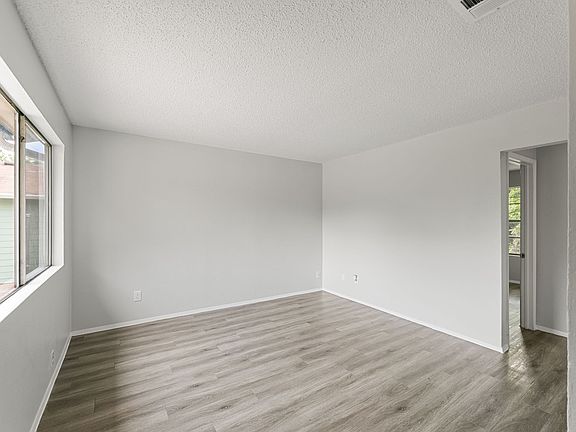 5th image of 3460 Willowrun Dr #D