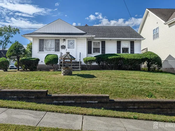 15 Grand Ave, Iselin, NJ 08830