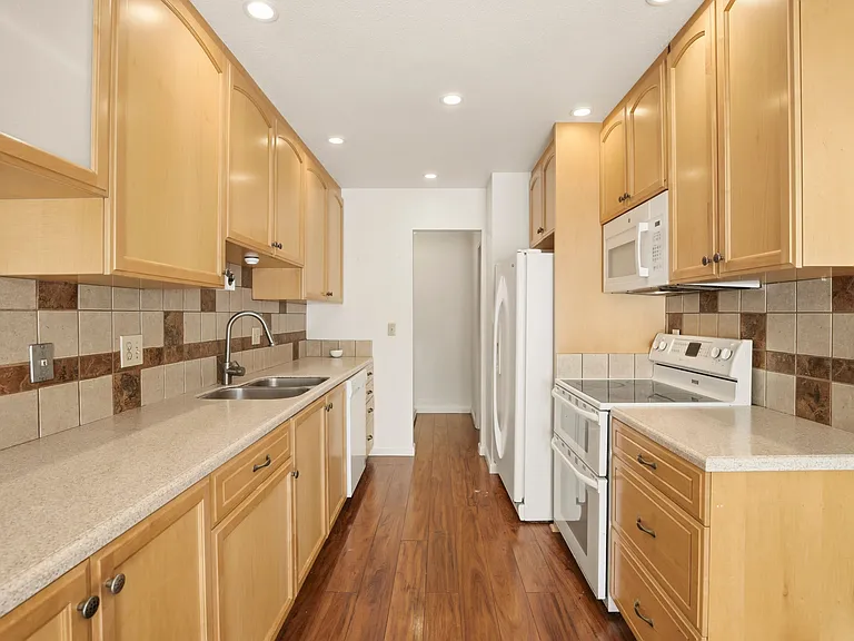 11315 Matinal Cir — Photo 10