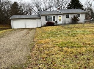 376 8th St, Plainwell, MI 49080