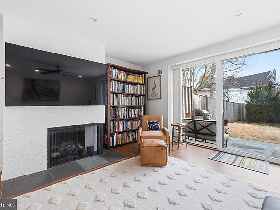 4th image of 4848 Reservoir Rd NW