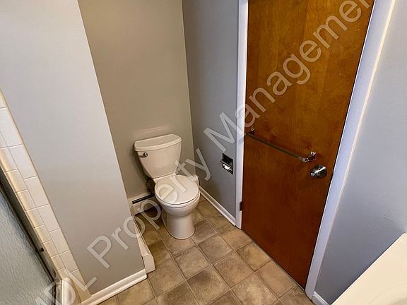 4th image of 4545 N Woodbridge Ave #2