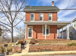 90 N Reamstown Rd, Stevens, PA 17578