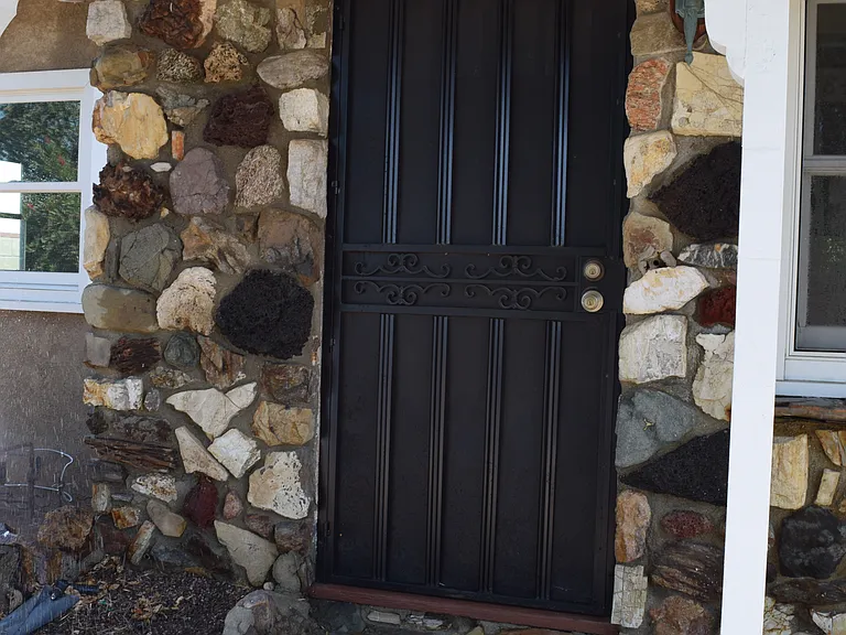 8848 Katherine Ave — Photo 2