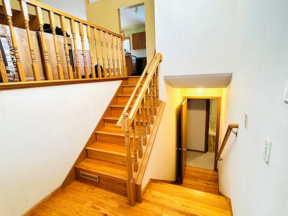 4th image of 5746 S Park Dr