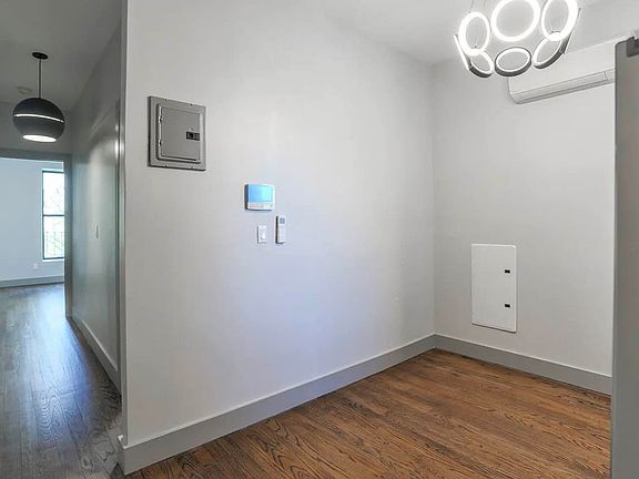 5th image of 640 Lafayette Ave #2F