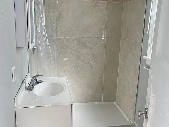 4th image of 1661 8th St #5