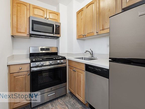 5th image of 200 E 36th St APT 9C