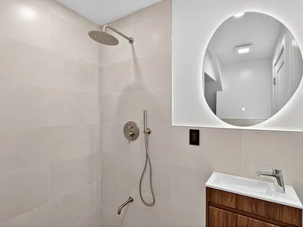 31 Bayview Avenue image 11 of 30