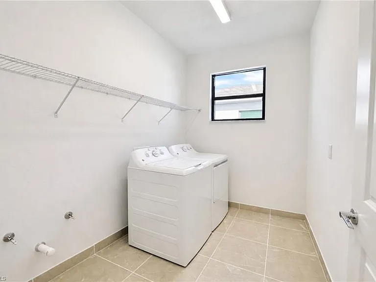 12770 Woodbury Dr — Photo 18