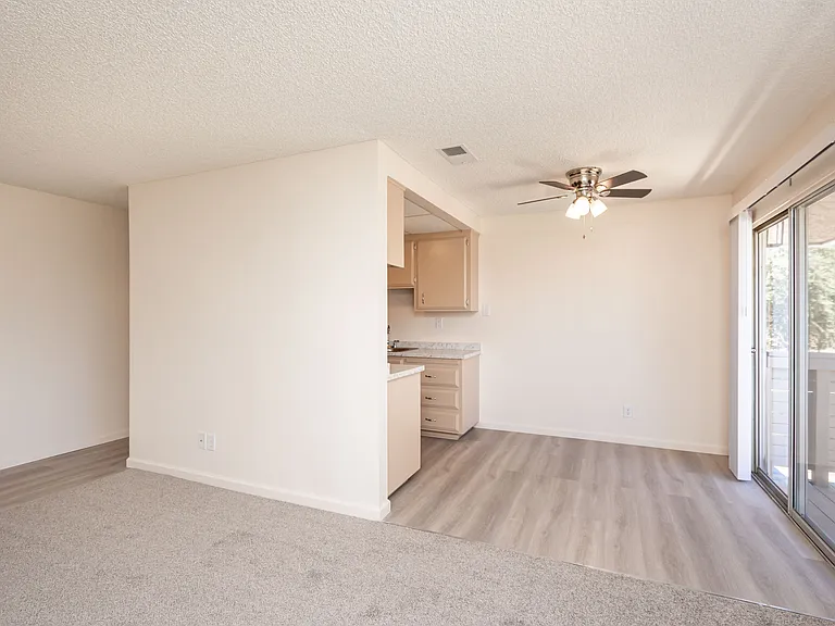 Timbers Apartments — Photo 27
