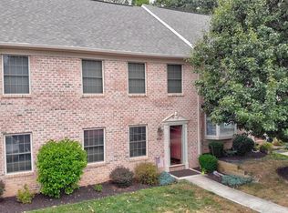 633 Glenbrook Dr, Harrisburg, PA 17110
