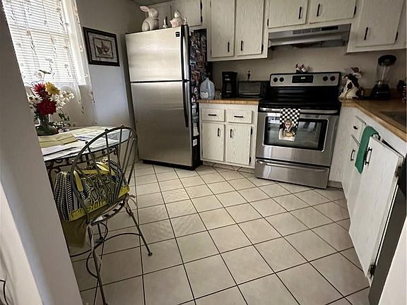 4th image of 1830 N Lauderdale Avenue #4301