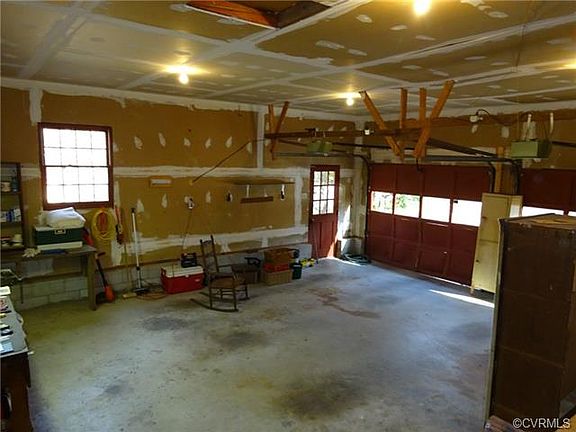 3rd image of 9915 Kingston Dr