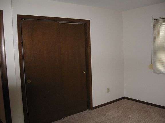 5th image of 2360 Goldenrod Ct