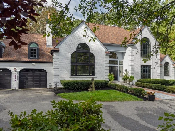 4 Pinecrest Rd, Hingham, MA 02043