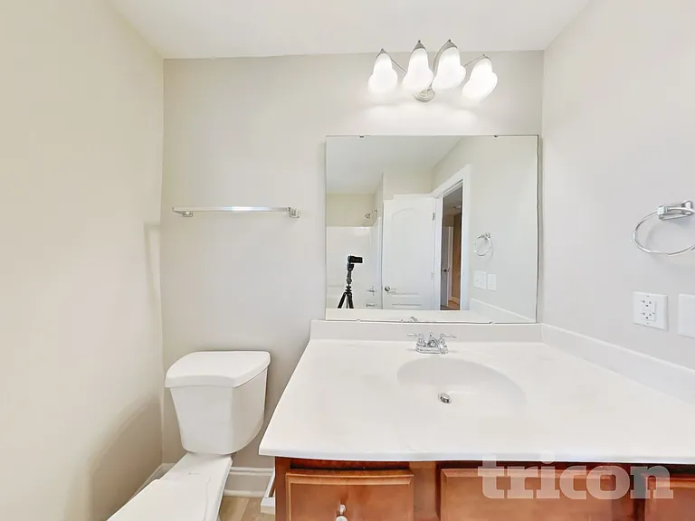 302 Oxfordshire Dr — Photo 8