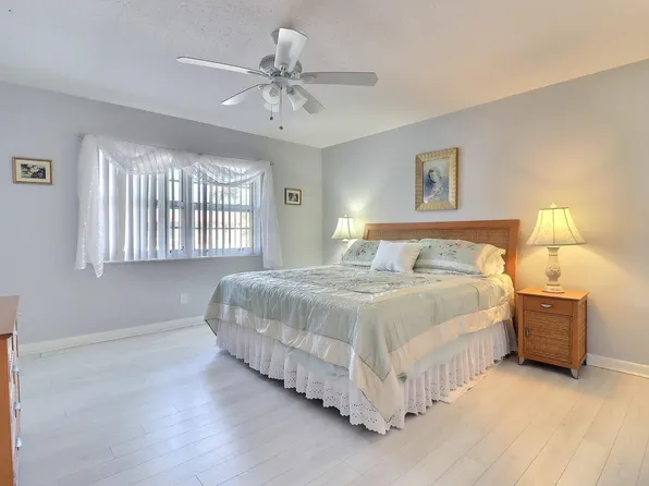 3550 NW 8th Avenue #212, Pompano Beach, FL 33064