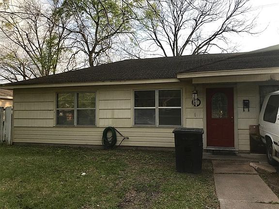 2nd image of 2822 Forest Oaks Blvd