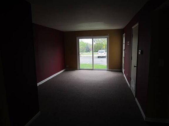 4th image of 1850 Huntington Blvd APT A