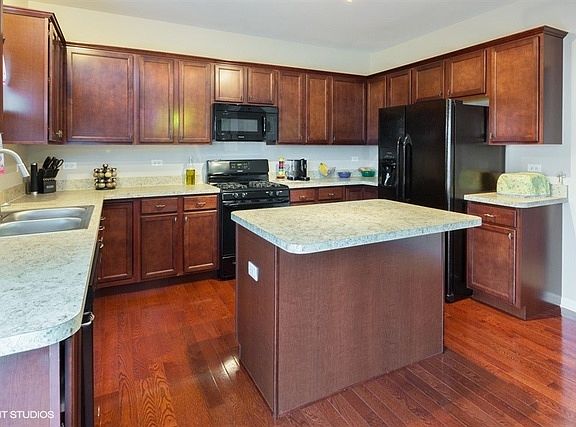 4th image of 1714 Kenicott Ln