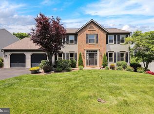 124 Park Place Dr, Reading, PA 19608