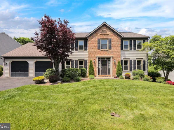 124 Park Place Dr, Reading, PA 19608
