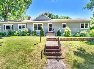 19 Cleghorn Ln, Tewksbury, MA 01876