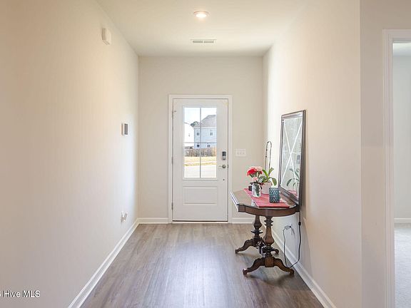 4th image of 413 Chickadee Way