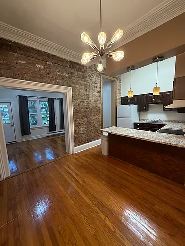 208 Elm St Photo 1