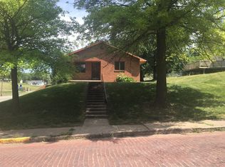 1621 Commercial St, Atchison, KS 66002