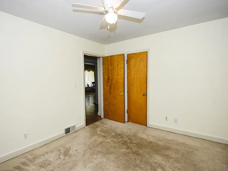2709 Goldsmith Ln — Photo 13