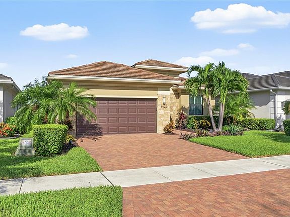 3rd image of 4925 SURFSIDE CIRCLE
