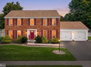 2 Wheaton Dr, Littlestown, PA 17340