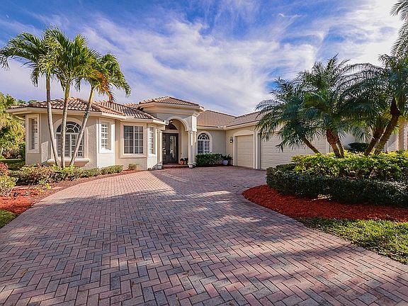 3rd image of 4609 SW Long Bay Dr